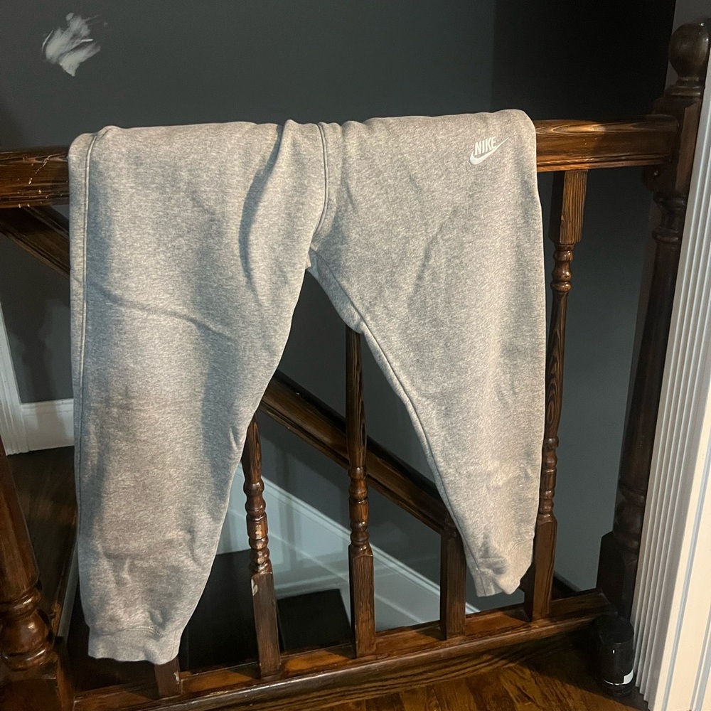 Nike Men's Sportswear Club Fleece Joggers grey size medium, worn once